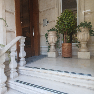 سیستم ورودی مجتمع مسکونی