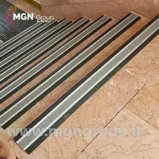 تجربه‌ای راحت و ایمن در بالا و پایین رفتن از پله