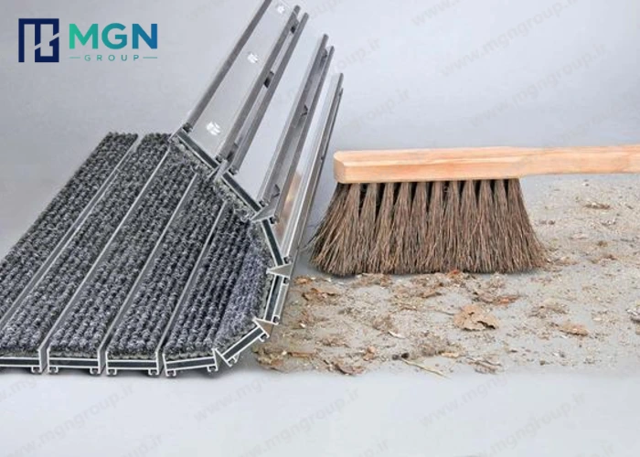پاکسازی خاک و سنگریزه از زیر پادری آلومینیومی ورودی پاکسازی خاک و سنگریزه از زیر پادری آلومینیومی ورودی